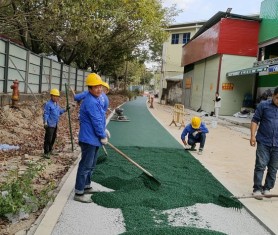 廣州黃埔開達(dá)路市政道路【彩色透水瀝青】正式開始施工！