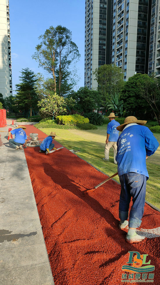 【廣州地石麗】趁著天氣晴朗，冷鋪瀝青施工抓緊安排~